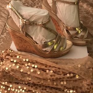 Aldo Gold Platform Wedges heels sandals Size 10